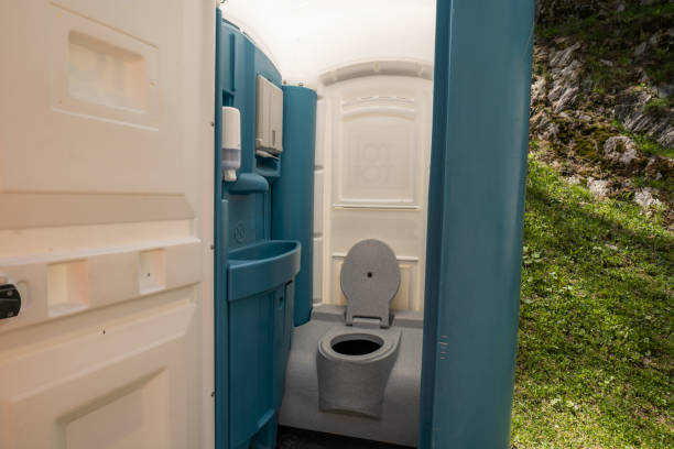 Best Porta potty rental near me  in Charleston, MS